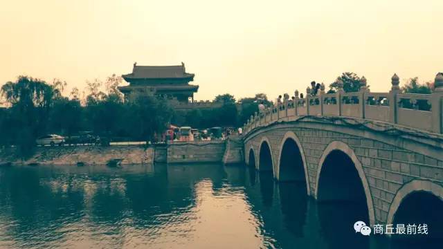 我叫商丘,这是我的最新简历,请多关照!