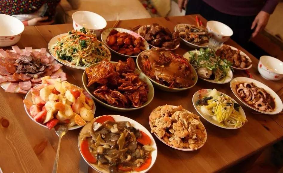 多吃一点就胃疼胃胀怎么回事,吃过饭胃胀胃痛难受怎么回事