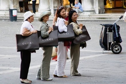 2017中国游客去日本买回多少马桶,中国大妈到印度旅游消费6000元