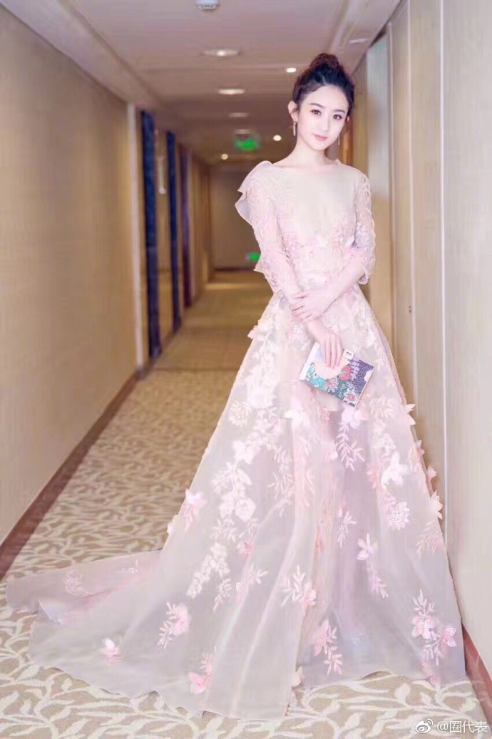 赵丽颖电影节红毯,赵丽颖发布会红毯照片