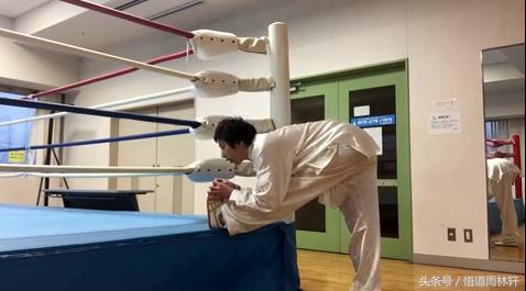 养生武术练习,少林武术基本功压腿