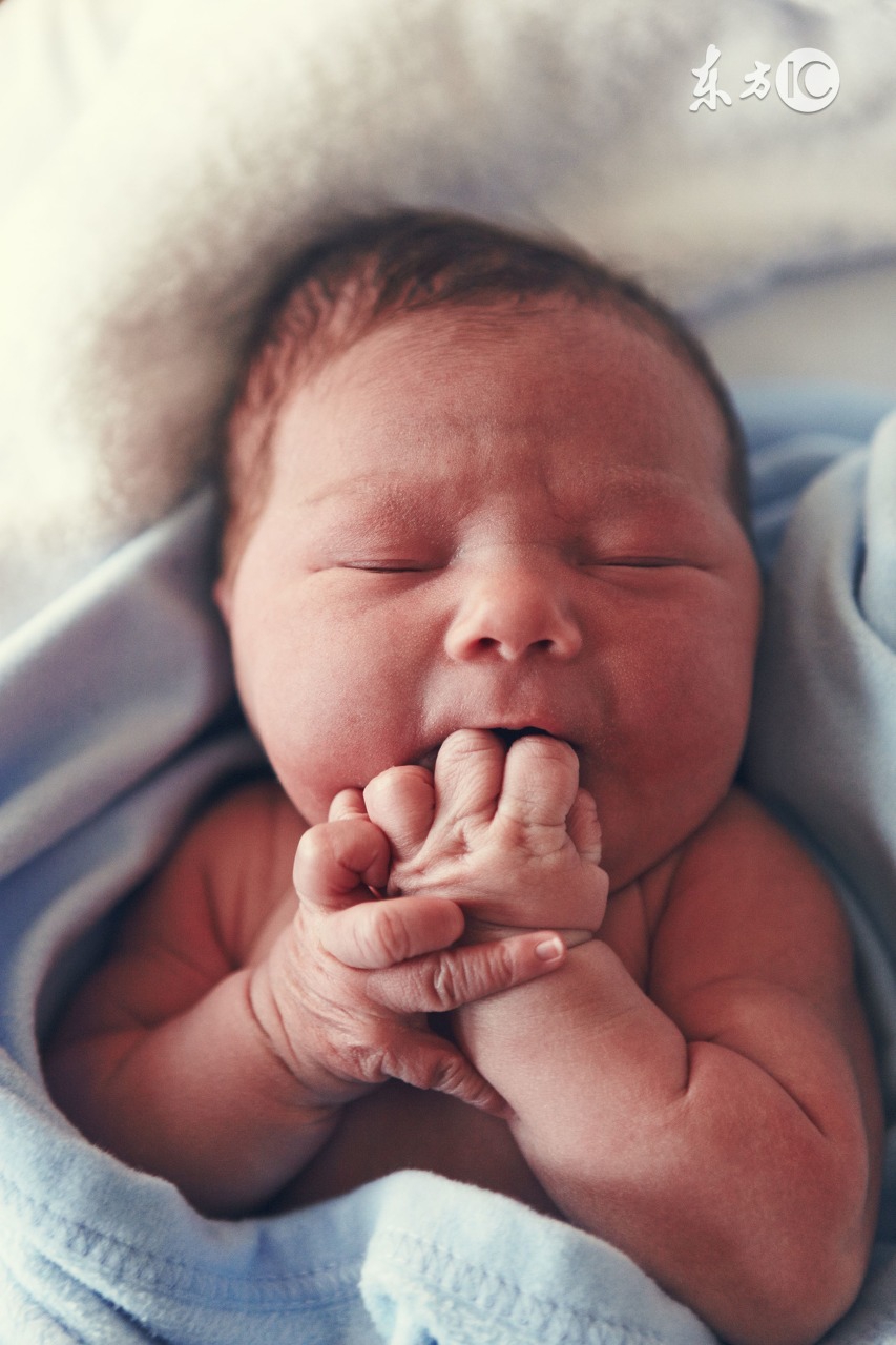 新生儿必须滴眼药水吗？看看国外的微生物学专家是怎么说的