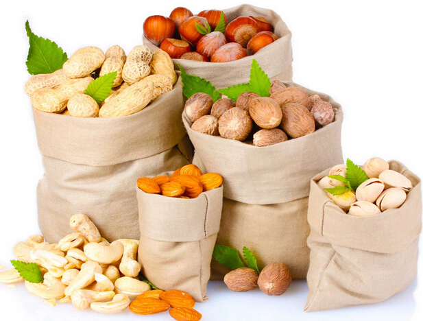 加盟零食很忙零食店大概要多少钱,开零食店加盟好还是自己进货好