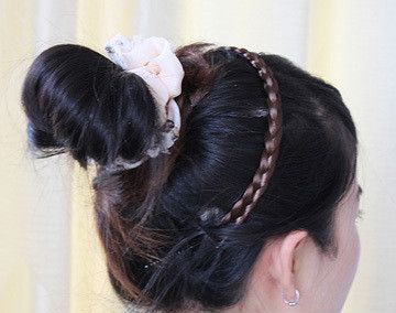 礼仪发型简单扎法花苞头,舞蹈花苞头的扎法教程