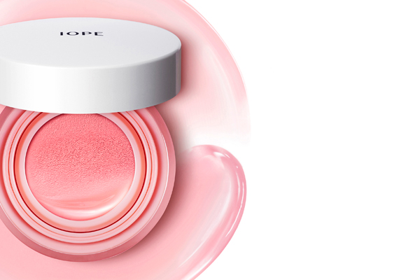 选择越来越多，可化妆包里总是少不了一款气垫粉底