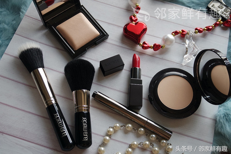 女神的秘密*器武**,神级粉饼Laura Mercier唤颜凝露
