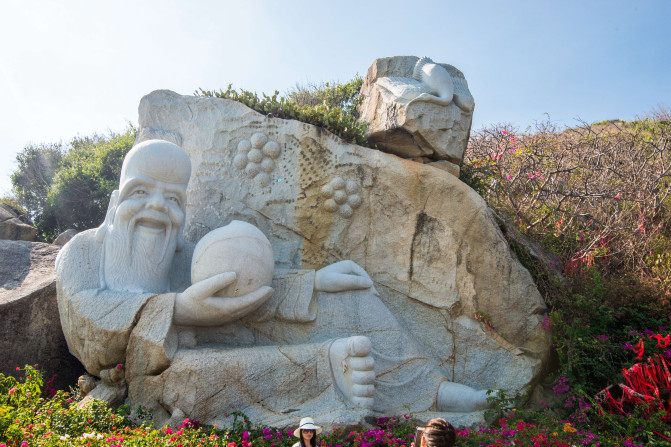 蓝天白云,椰风海韵,去三亚散散心吧