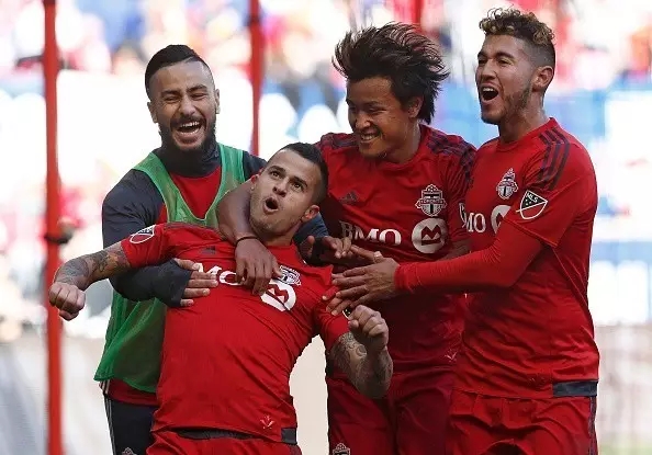 这个“养老院”联赛如何从足球沙漠杀出重围?答案:扩军!扩军!