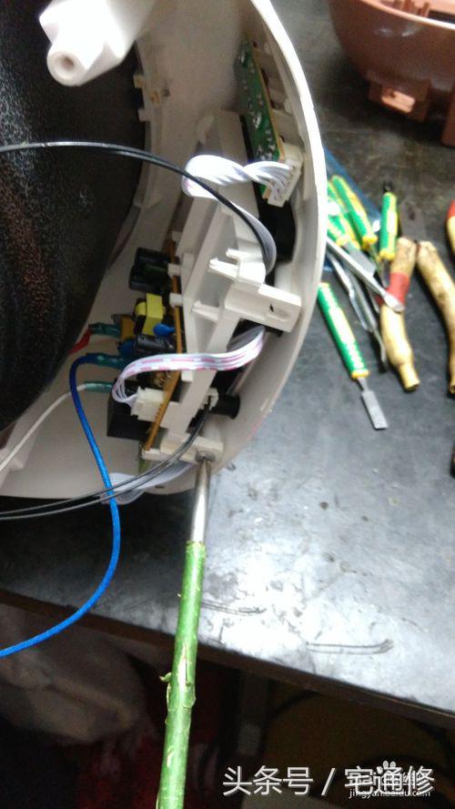 电压力锅不工作了出现e0,电压力锅通电一会显示e4