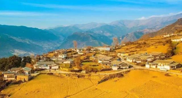 云南隔壁的一个苗族县城,来云南一定要去感受一下民族风情