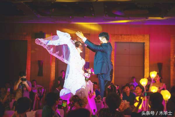 新郎父亲订婚发言稿,新郎新娘父亲致辞流程