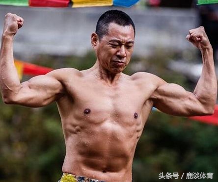 厉害！这还是我的瑞金书记？篮球健身样样精通，还和狼王过过招？