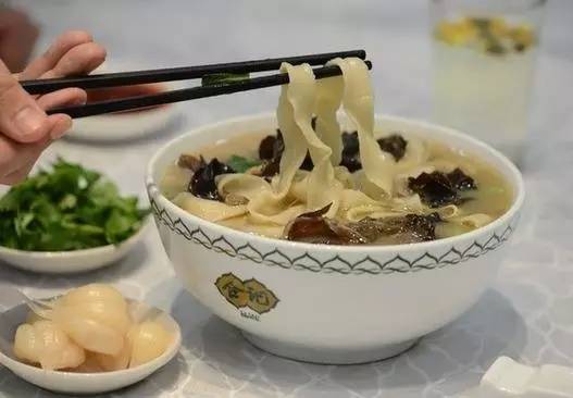 除了没钱小日子还过得很惬意,除了没钱每天都很快乐