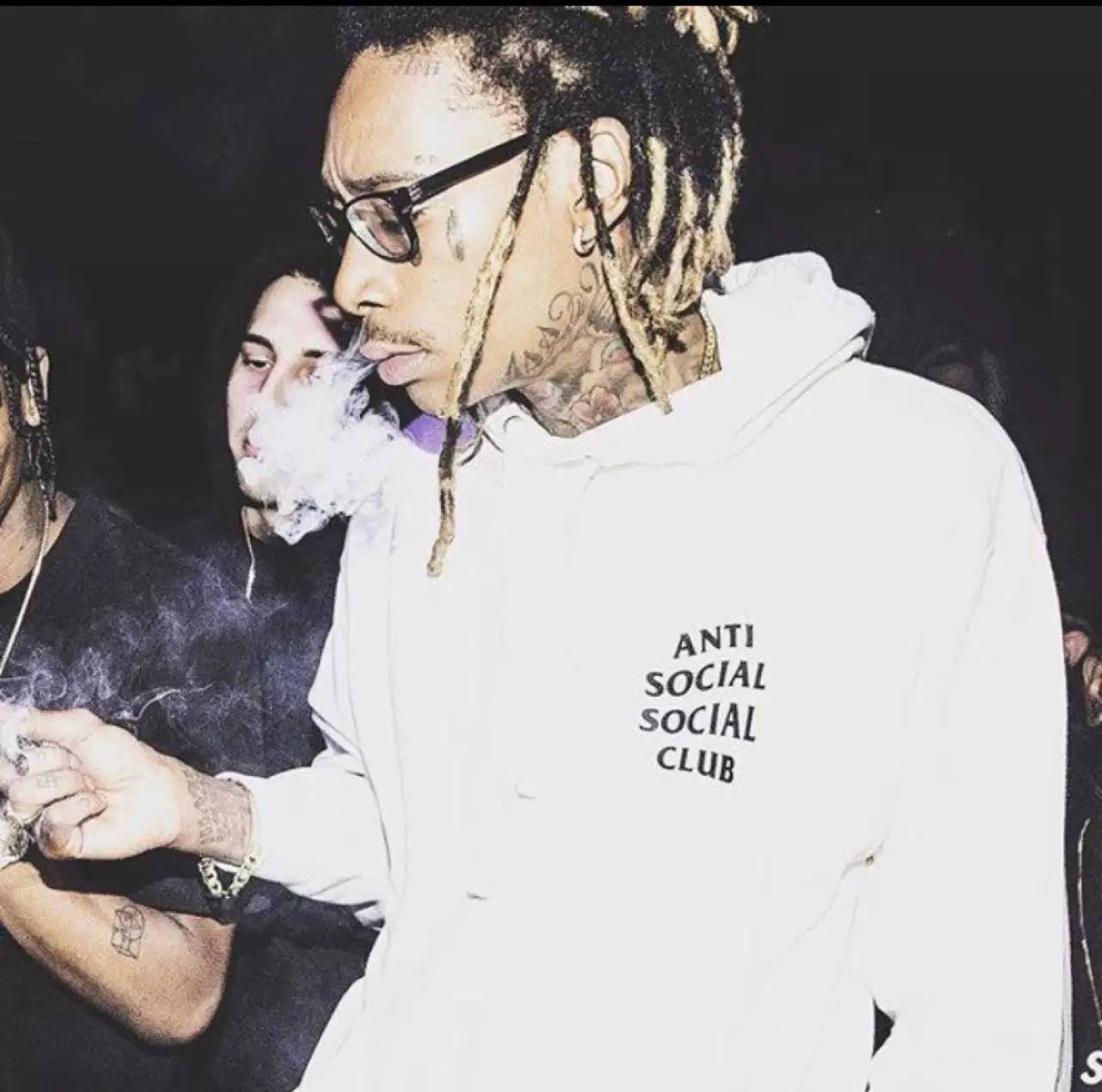 5分钟赚100万美金的潮流单位，幕后主脑竟然是一个不受欢迎的怪人？