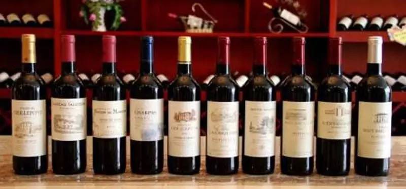 去国外旅游买什么酒好,出国旅游哪里买酒便宜