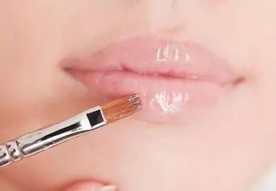 怎样淡化唇纹效果最好的方法,减少唇纹的有效方法