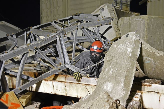 防御核战争的地下室构造图,人类建造基地防护僵尸
