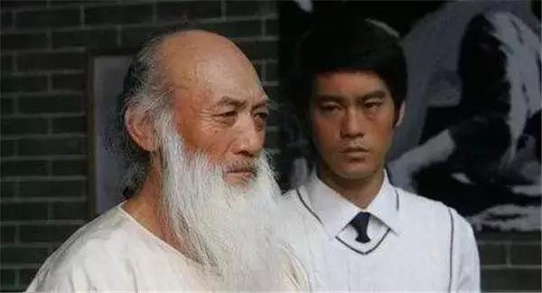 神似李小龙小伙子,长相酷似李小龙的人