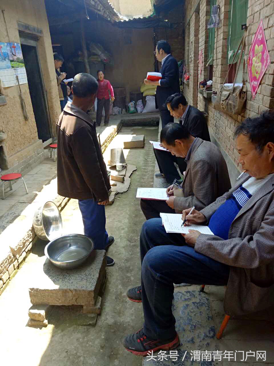 驻村工作队住进村民心中,富平宫里镇桥南村