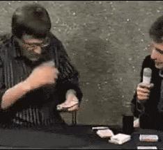 小朋友，你才多大呀？就敢搞鸡！妈妈同意了吗？