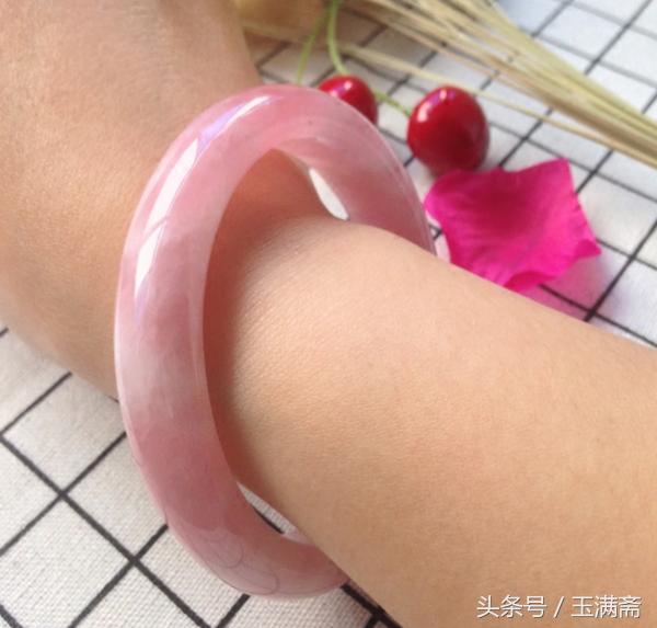 如何选购手镯,新手怎么挑选玉手镯