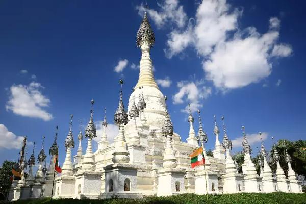 滇池度假区华邑酒店,昆明南亚之门华邑酒店