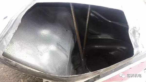摩托车油箱摔凹了自己怎么修复,摩托车油箱被撞凹陷怎样修复