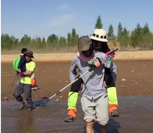 爱不爱她，都要带她库不齐沙漠暴走（图片整理）