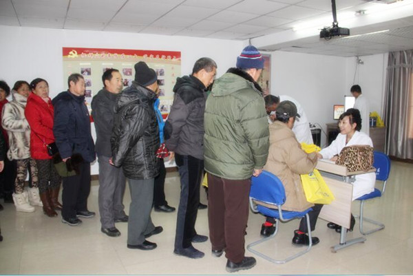 关爱白内障患者免费复明手术,60岁以上老人免费切白内障