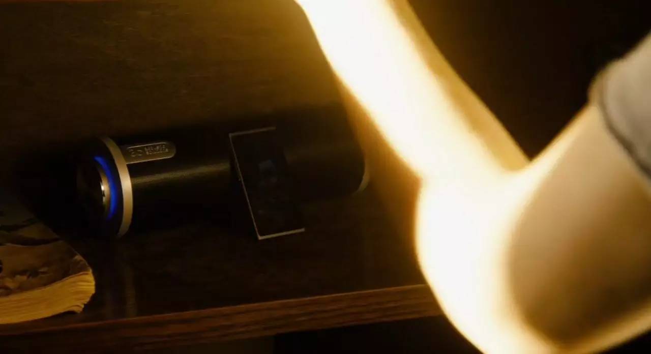 一次性放出8集，这部羞红妹子的美剧终于更新了！