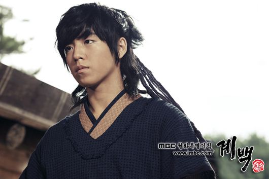 他曾是红极一时的童星,朴宝剑王俊凯