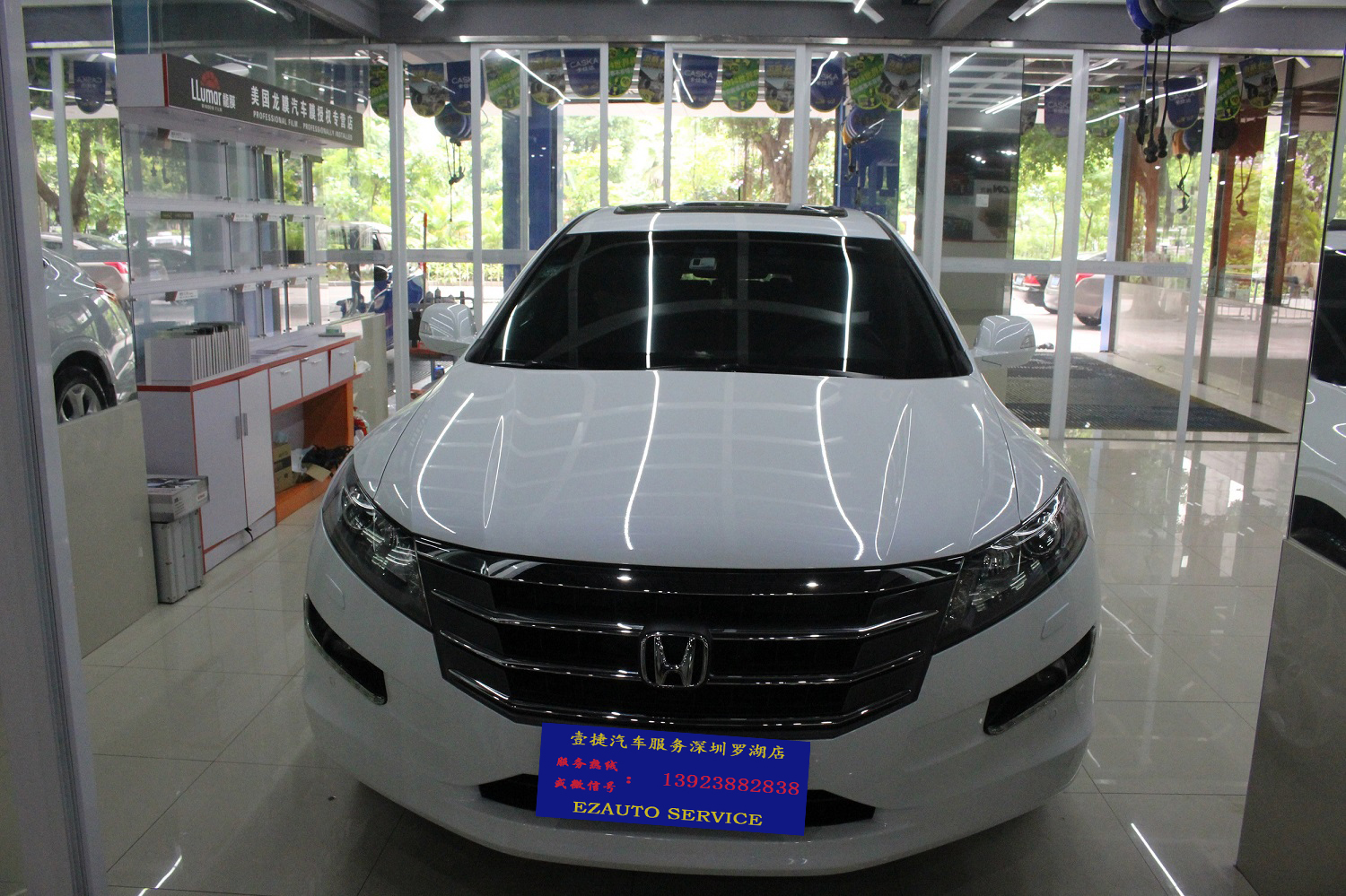 高颜值的小哥为什么会钟爱深圳壹捷X-STAR镀晶？