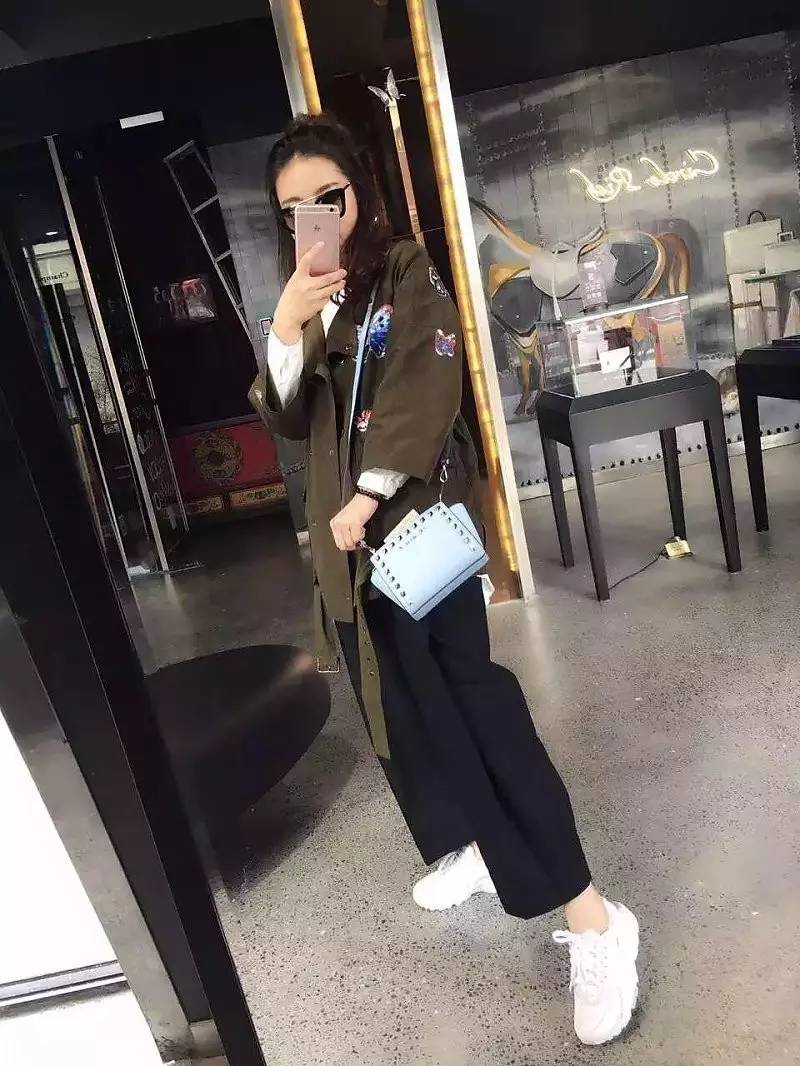 时髦又轻盈特别适合夏天的包包,告别土气包包