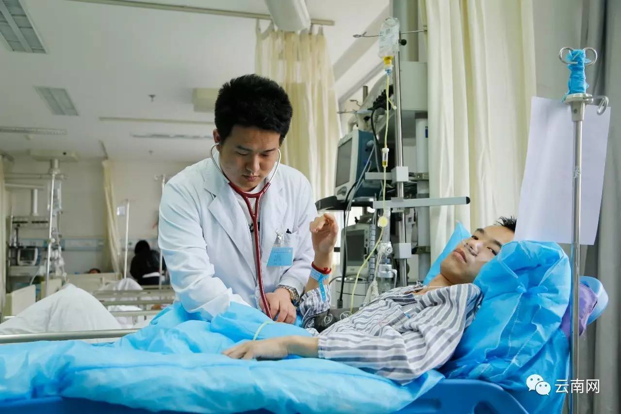 24小时都抱着手机,24小时不间断工作的人