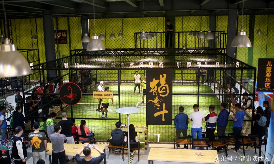 斗牛大赛铁笼,铁笼足球比赛完整视频