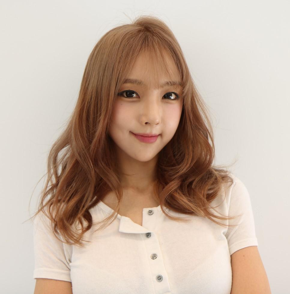 仙女必看必尝试的显白发色,流行色显白可盖白发