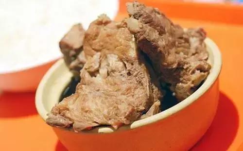 青岛好吃不贵的美食,青岛排名第一排骨米饭