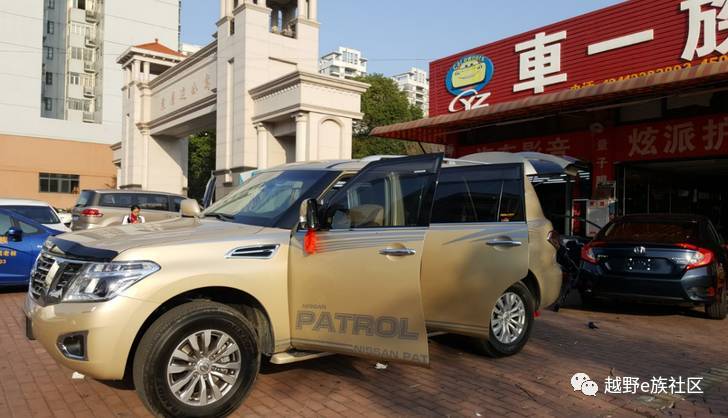 尼桑途乐Y61外观改装案例,途乐y62改装液晶仪表