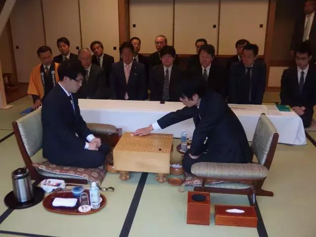 第72期本因坊战七番棋第1局（第1天）井山vs本木克弥