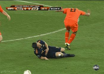 足球十大搞笑进球动图,中国足球过人晃人摔倒gif