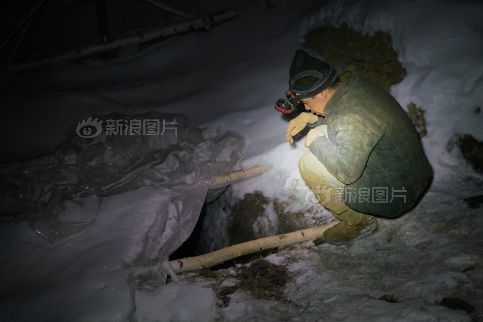 “疯狂的玛瑙”农民工熬夜寻宝，“淘石客”日赚千元的心酸~