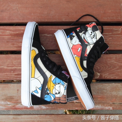 潮鞋个性联名,vans海绵宝宝联名鞋粉色