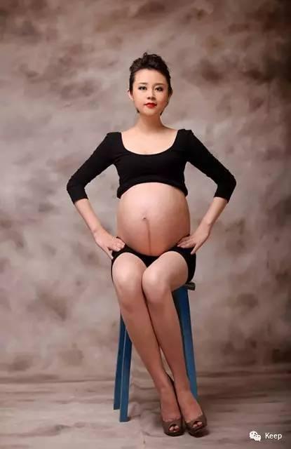 孕早期可以做马甲线训练吗,怀孕还练马甲线的孕妈