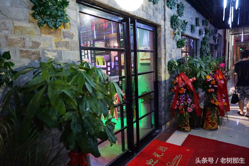 牛了，南宁这样酒吧开张，竟然有10多位音乐大伽前往捧场