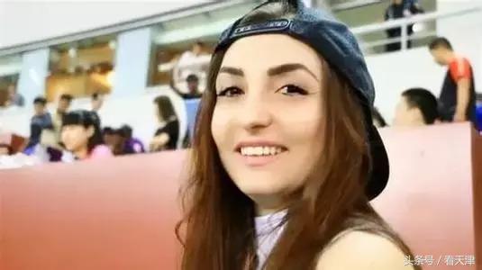 天津泰达权健太太团大pk！球员太太原来那么美！