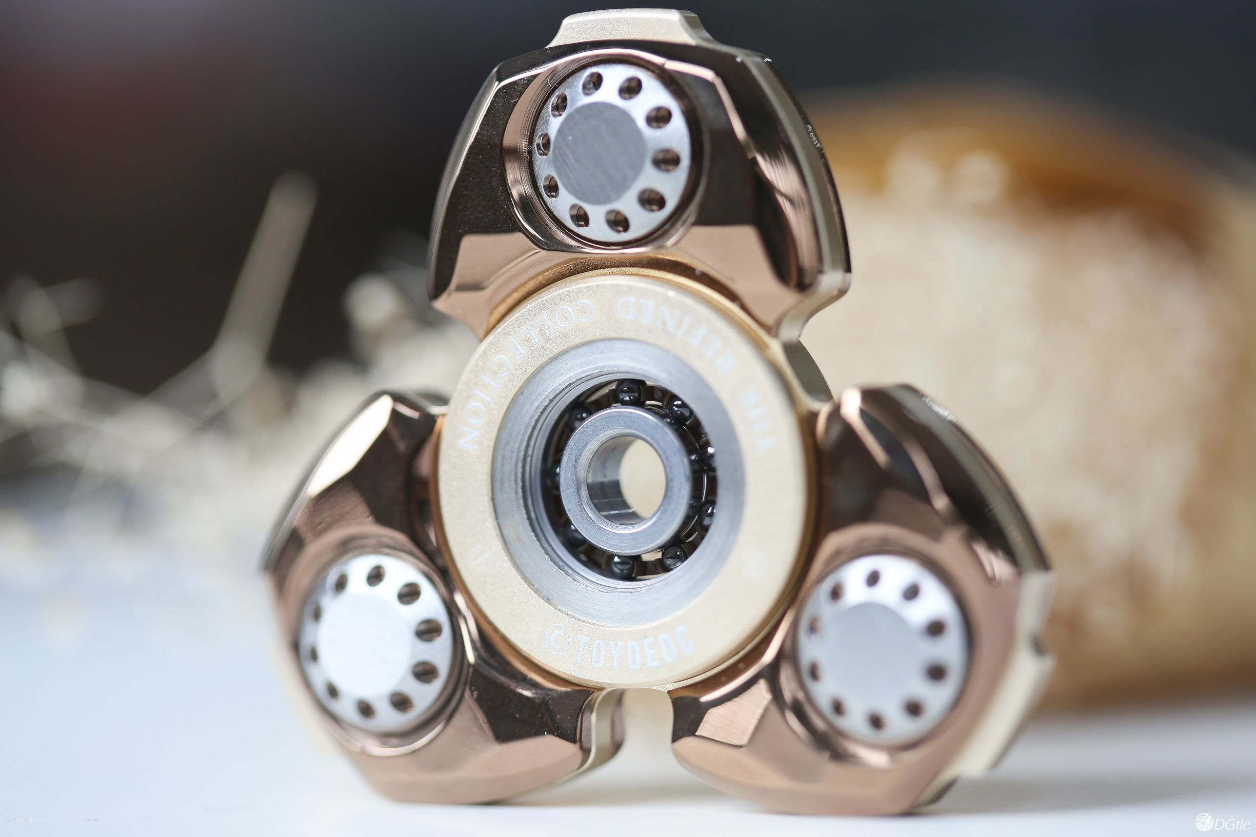 指尖陀螺和指尖陀螺弹弓的区别,指尖陀螺坏了怎么修复指尖陀螺