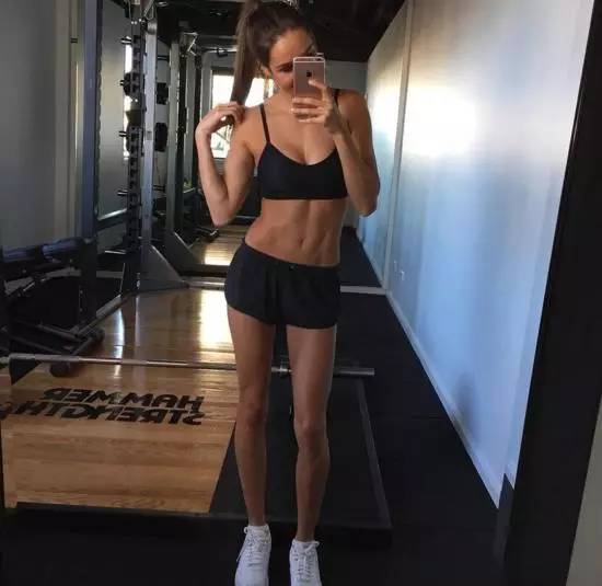 放下手中筷子,放下手里的筷子视频