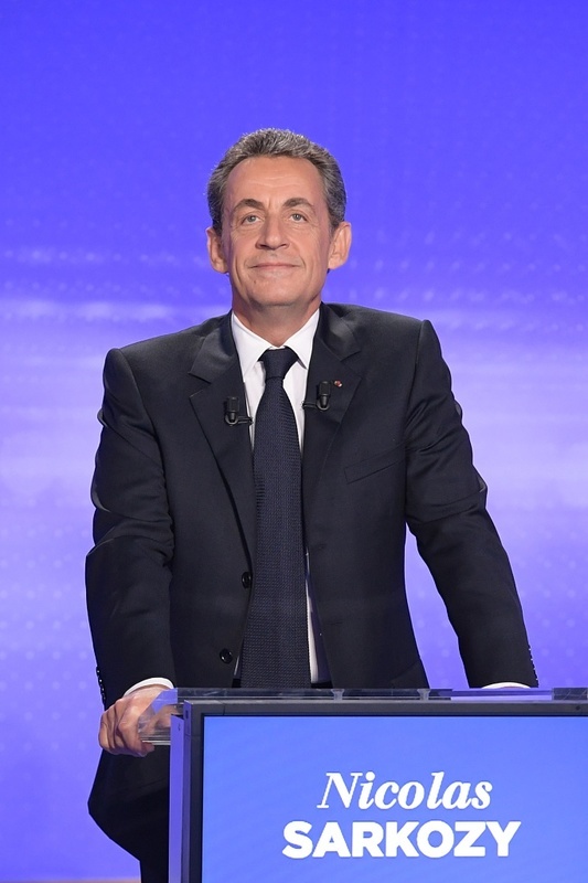 39岁总统帅小伙儿和64岁第一夫人来了！这一种“人生赢家”的人生……