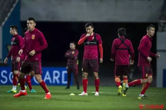 伤你最深的往往是你最爱的人,伤你最深的人往往是最在乎你的人