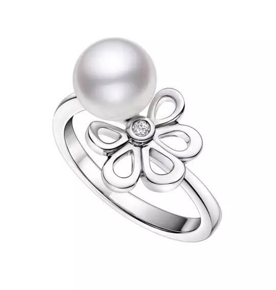 想像明星一样做了辣妈还满满少女feel，这些珠宝来帮你